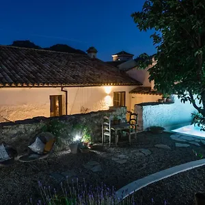 Casa De Cuadros Villaluenga Del Rosario