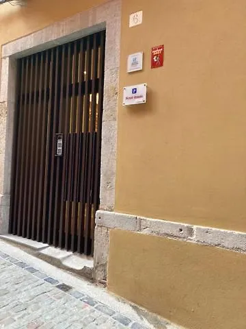 Pension Borras Χιρόνα Πανσιόν